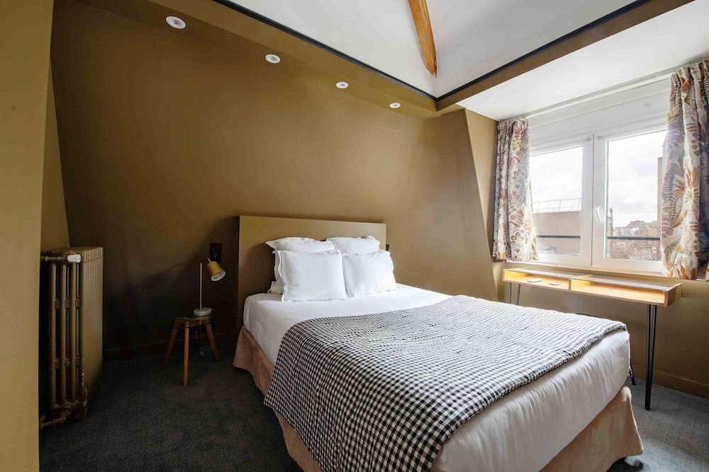 Hotel des Batignolles Economy Room (Mansarde) 5