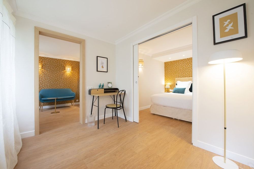 undefined Hotel des Batignolles 3