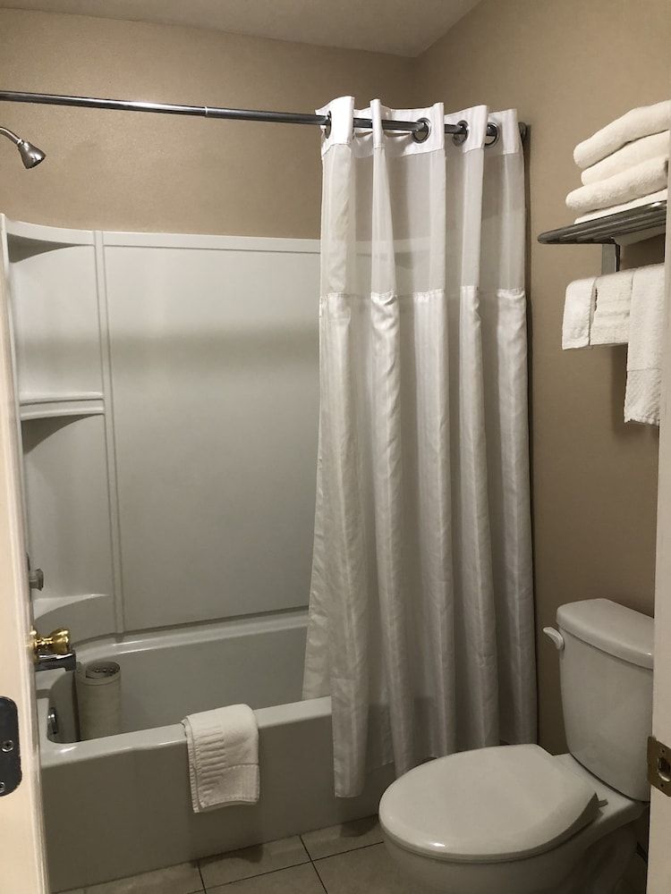 Valueinn Motel 2 Queen Beds, Non-Smoking Room 6