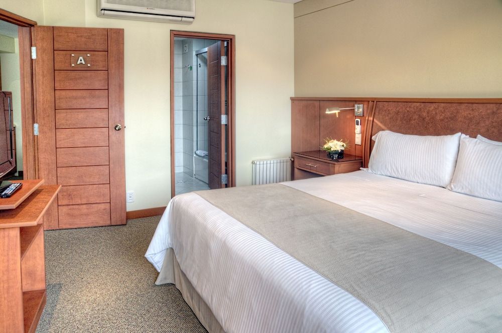 Suites Camino Real Family Suite 6