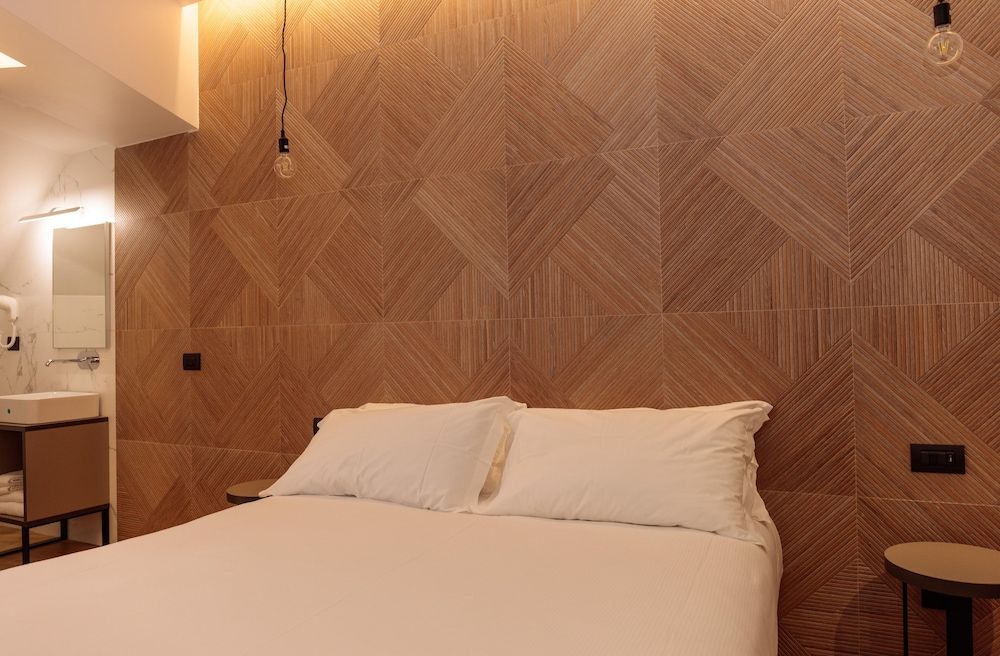 London Hotel Standard Double or Twin Room 2