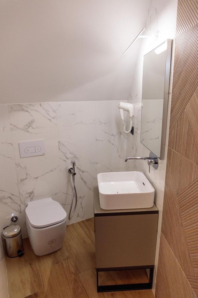 undefined London Hotel 5