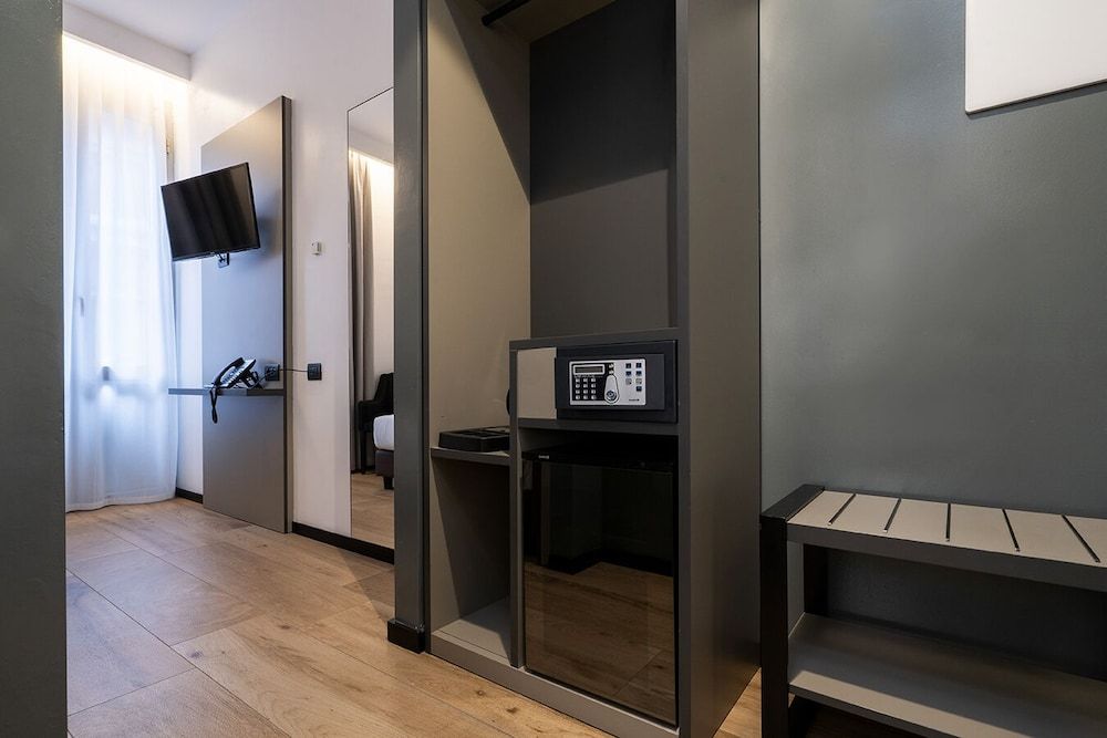 undefined London Hotel 7