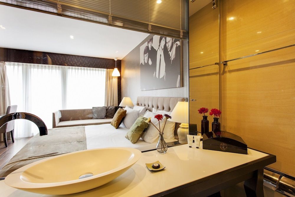 Quentin Berlin Luxury Double Room 6