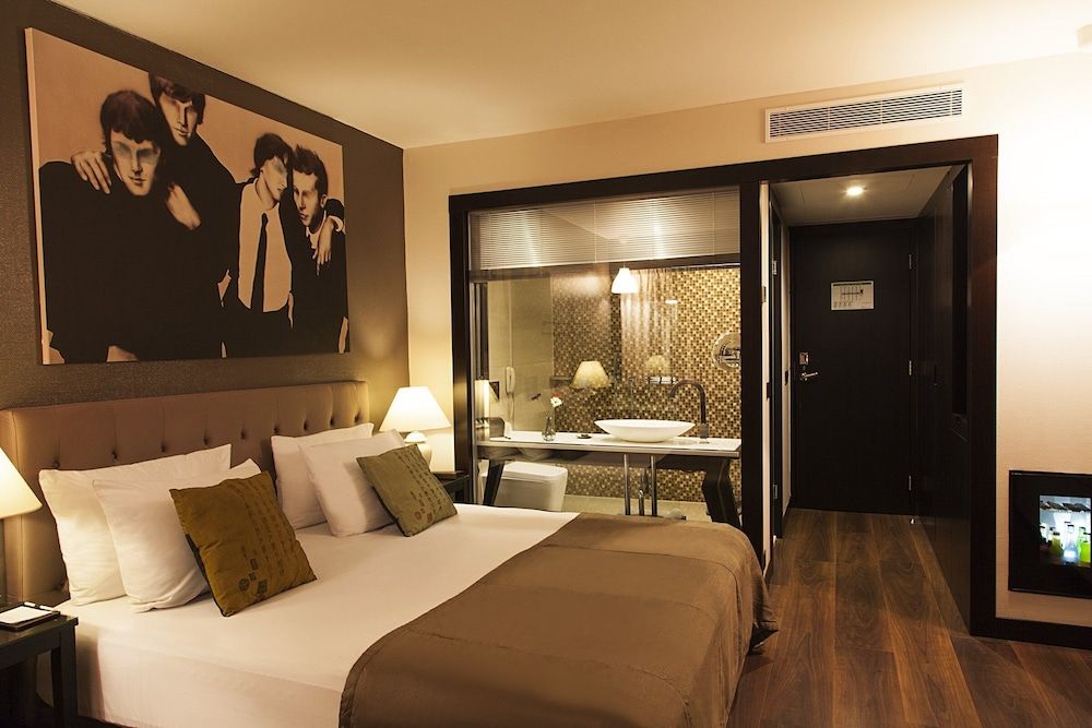 Quentin Berlin Luxury Double Room 8