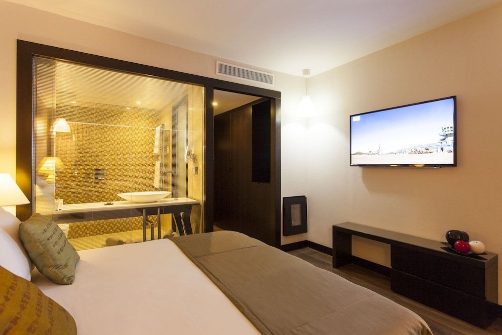 Quentin Berlin Luxury Quadruple Room 3