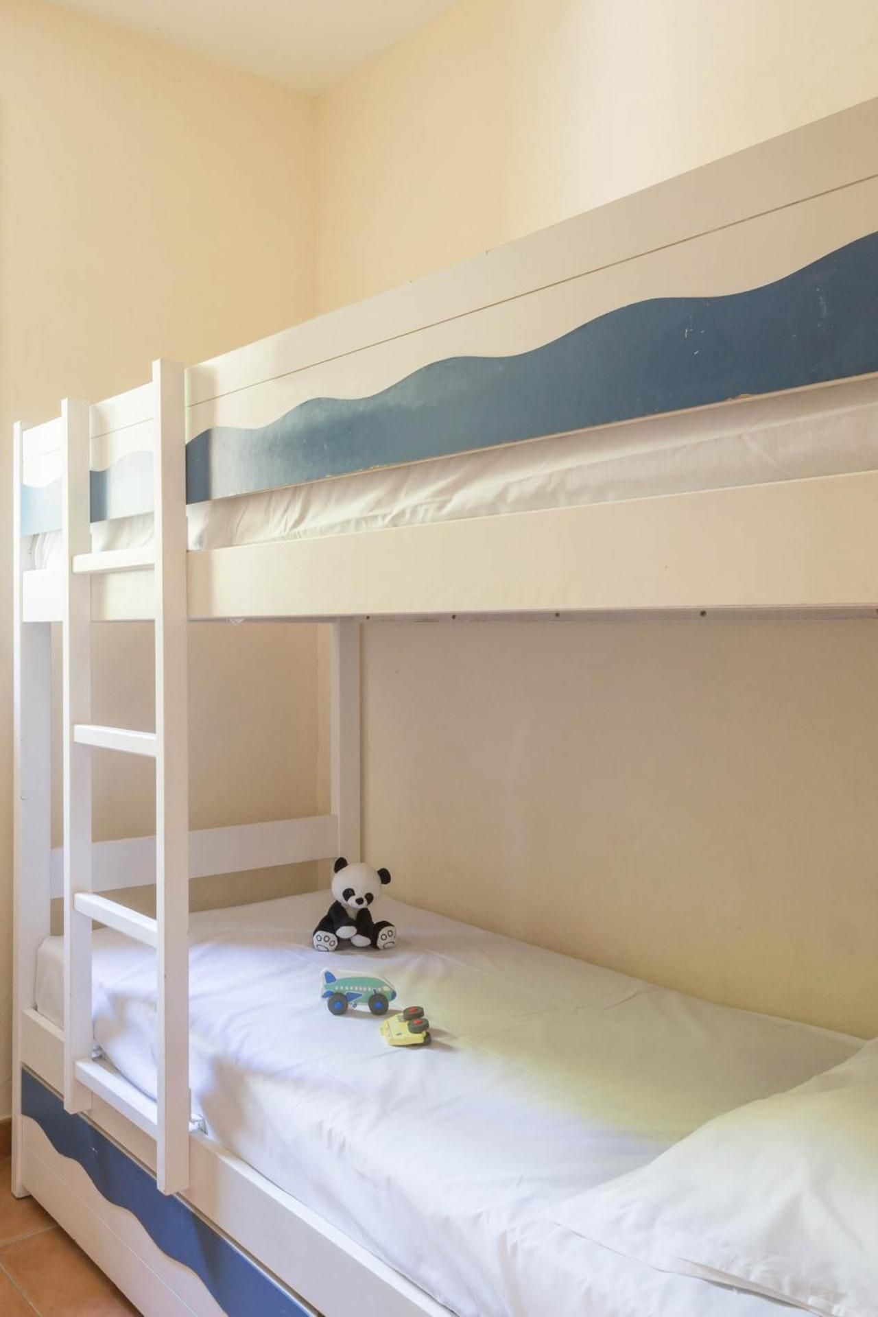 Two-Bedroom Duplex House with Sleeping Alcove (8 People)