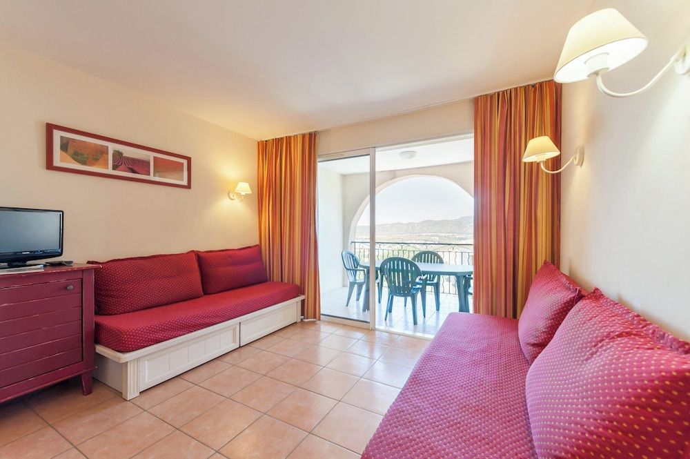 Village Pierre & Vacances - Pont Royal en Provence Studio 4 personnes - 1 coin nuit - Balcon ou Terrasse - Standard