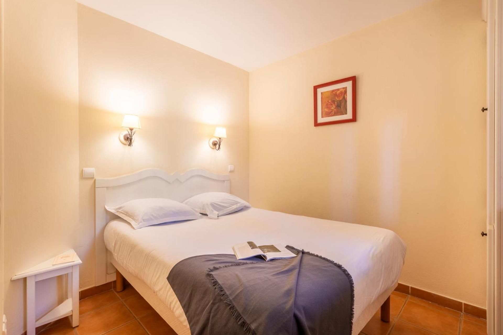 Standard One-Bedroom Apartment with Terrace or Balcony (5 People)