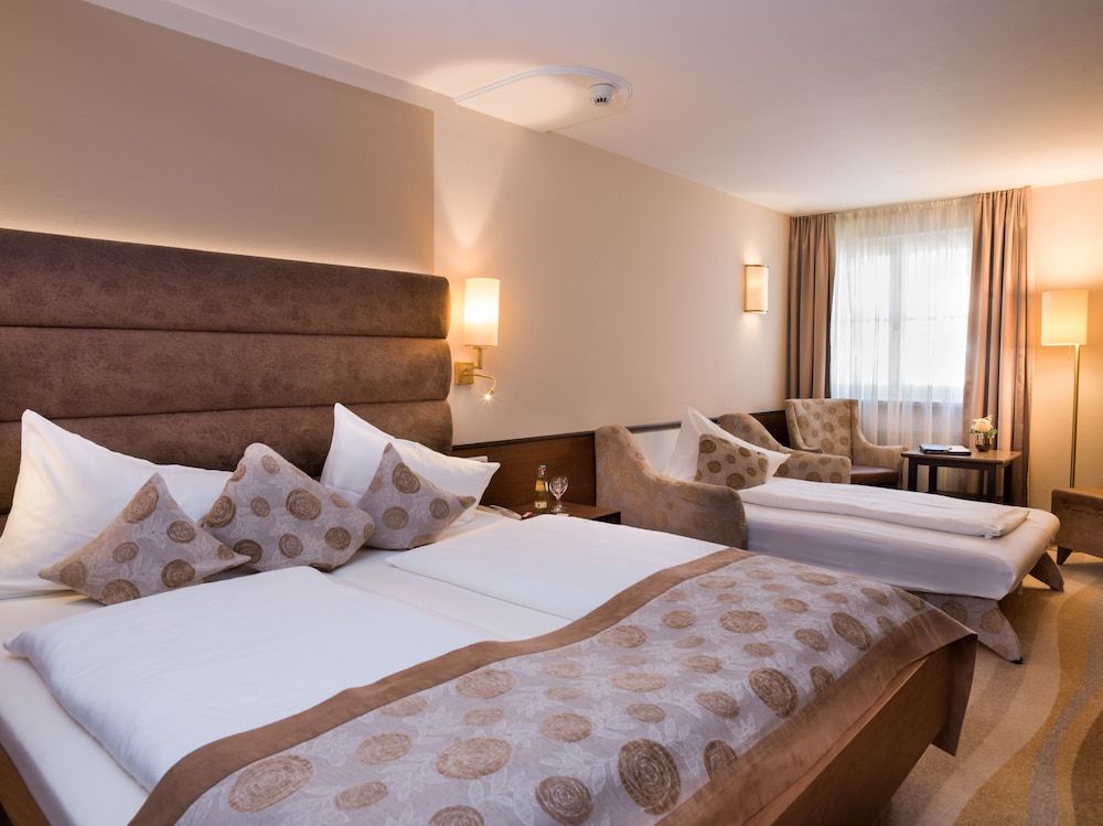 Hotel Koenig Standard Triple Room 2