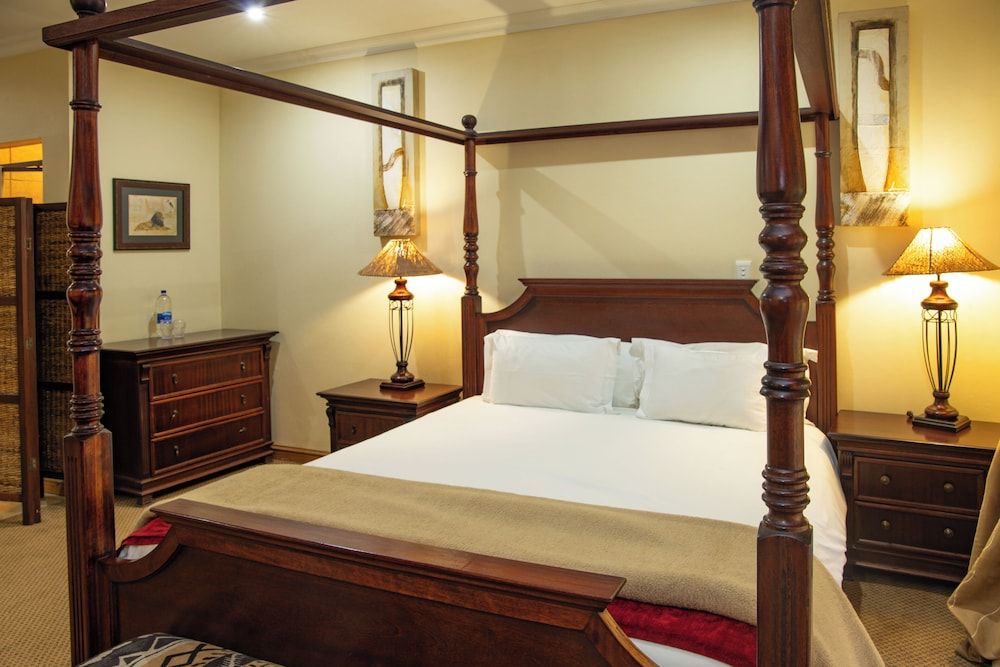 Premier Resort Mpongo Private Game Reserve Deluxe Room, 1 King Bed (River Lodge) 2