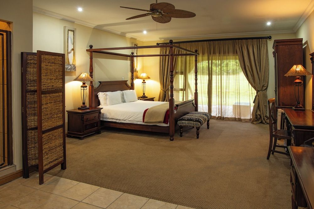Premier Resort Mpongo Private Game Reserve Deluxe Room, 1 King Bed (River Lodge) 3