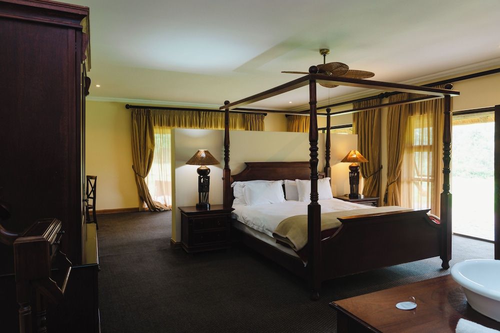 Premier Resort Mpongo Private Game Reserve Suite, 1 Double Bed (River Lodge) 2