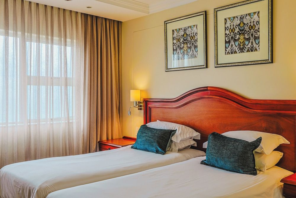 Premier Hotel Regent Standard Room, 2 Twin Beds