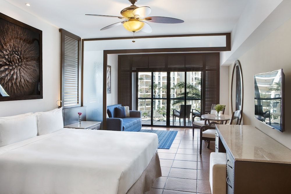 Club One Bedroom Master Suite