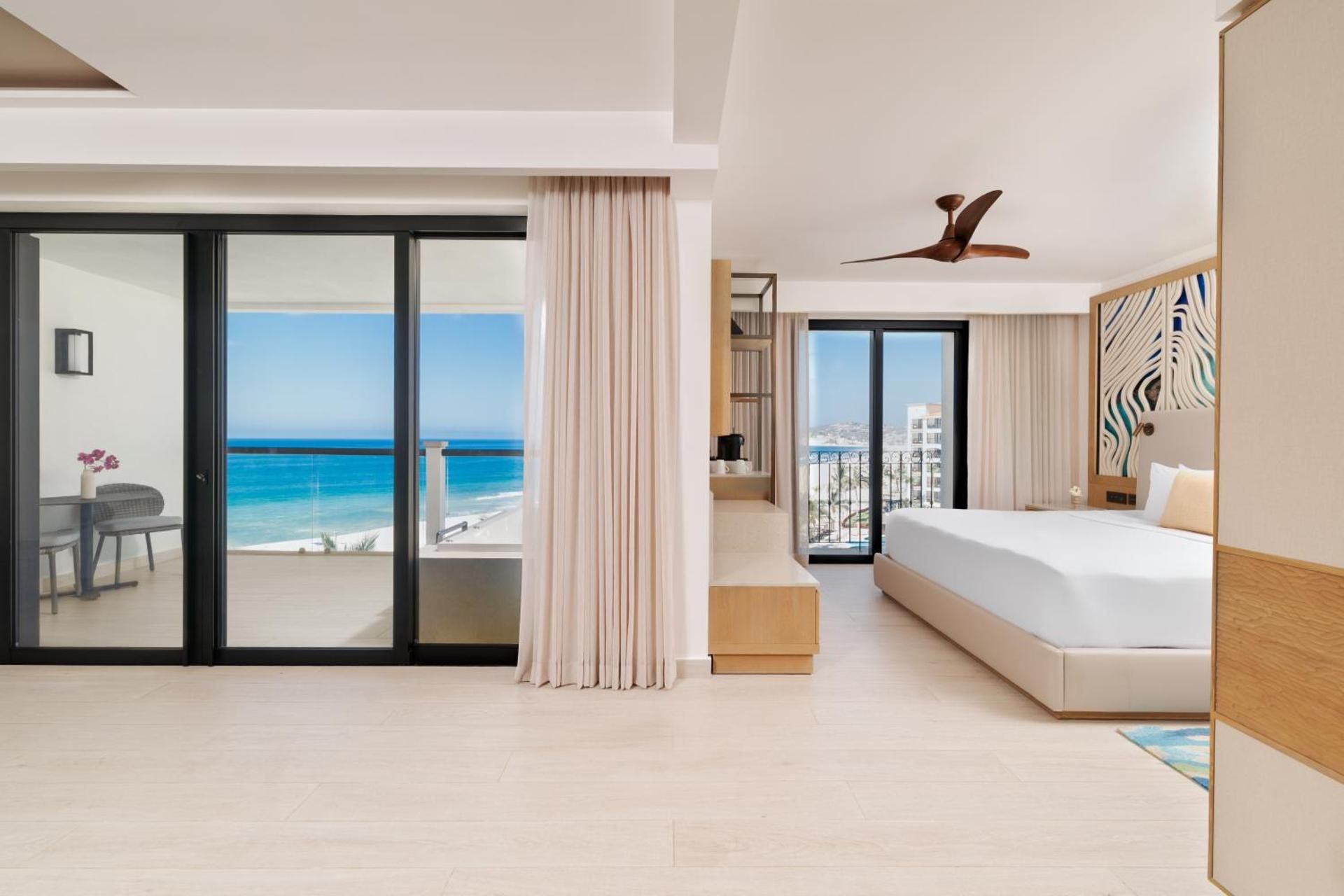Club Deluxe Studio Suite with Ocean Front