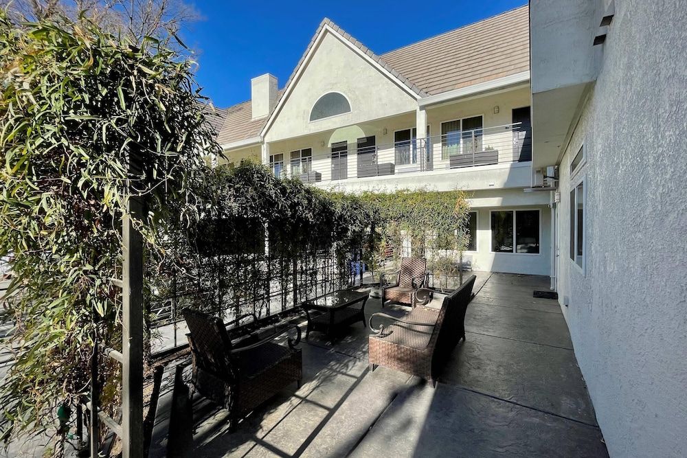 undefined Aggie Inn, an Ascend Collection Hotel 5