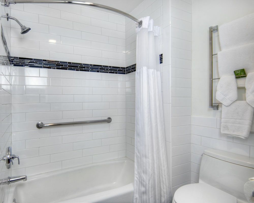 Aggie Inn, an Ascend Collection Hotel Standard Room, 1 Queen Bed with Sofa bed, Non Smoking 5