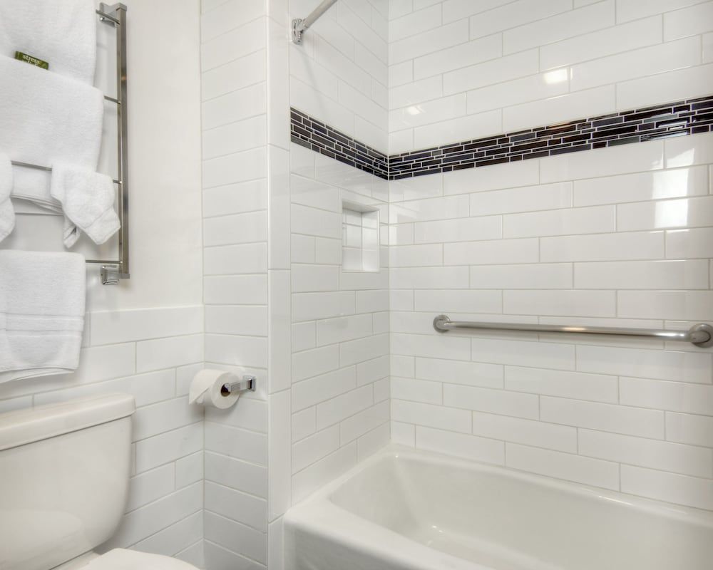 Aggie Inn, an Ascend Collection Hotel Standard Room, 1 Queen Bed with Sofa bed, Non Smoking 6