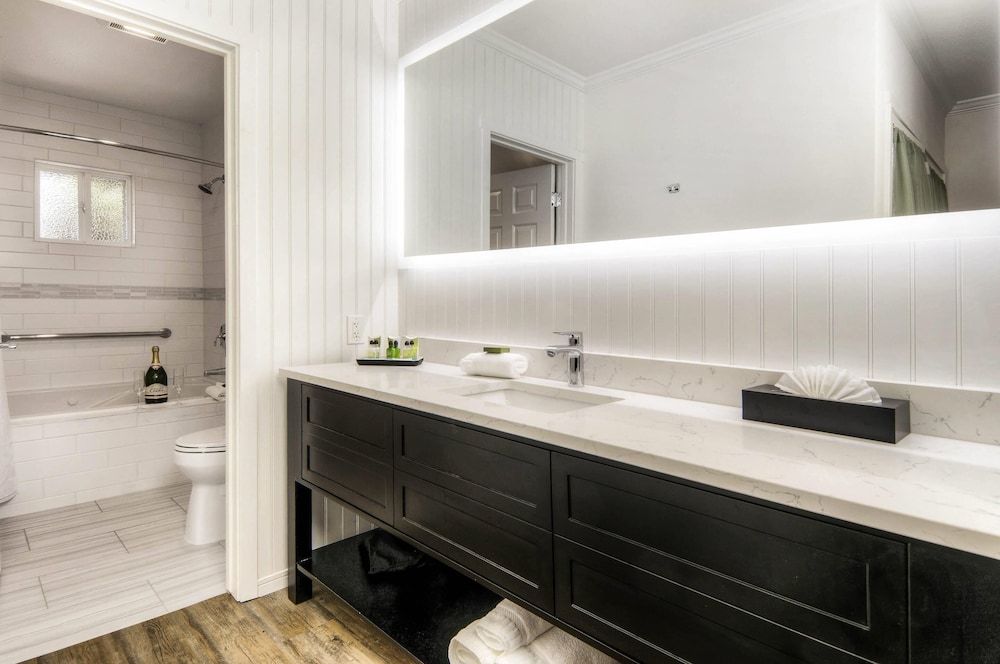 Aggie Inn, an Ascend Collection Hotel