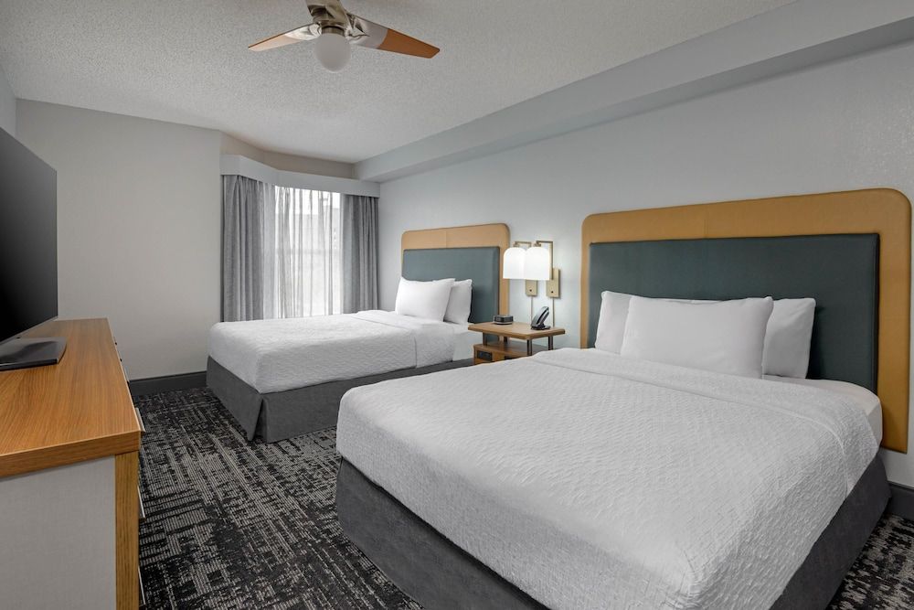Suite, 2 Queen Beds, Accessible, Bathtub (Mobility & Hearing, Non Smoking)
