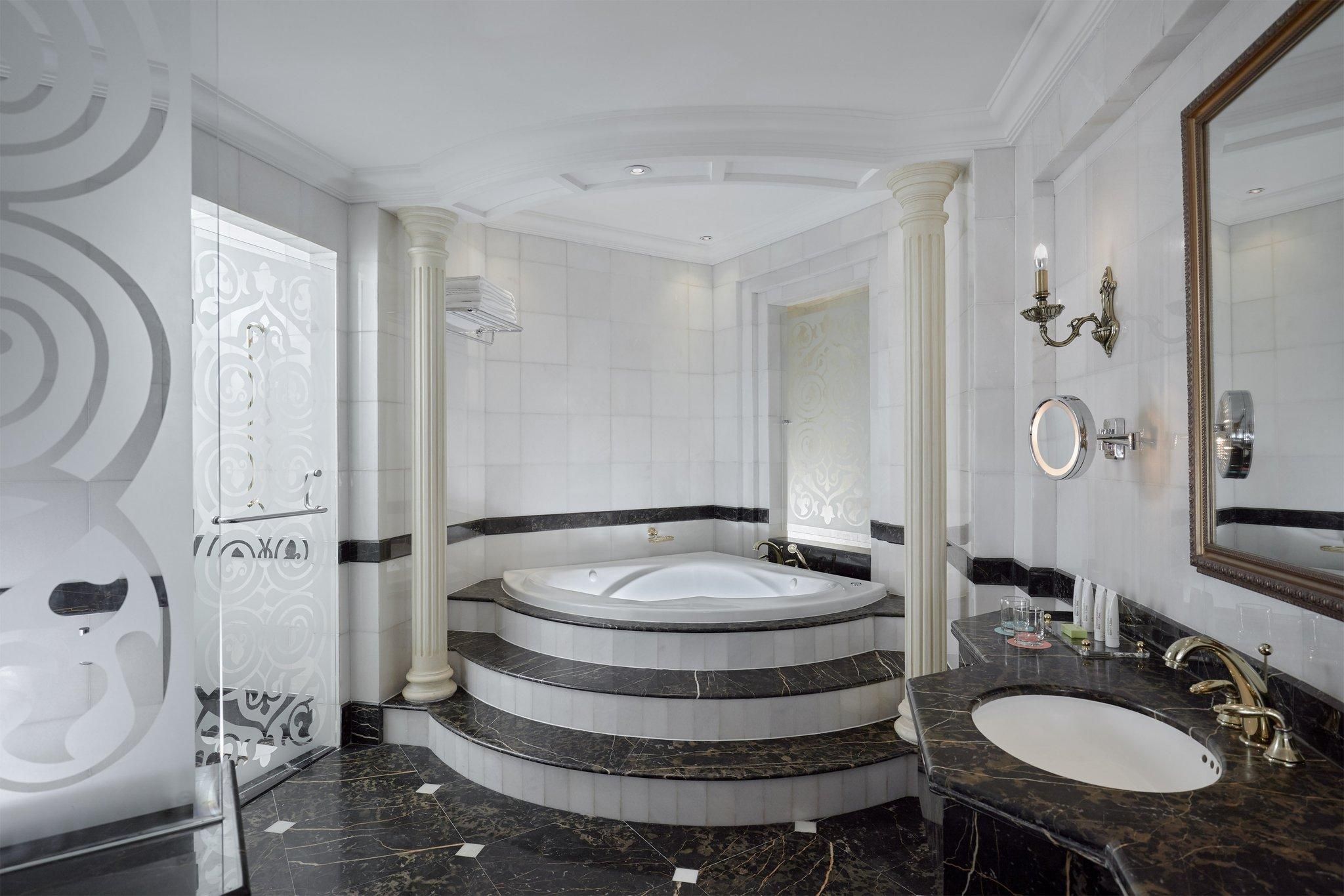 Royal Suite, 2 Bedroom Presidential Suite