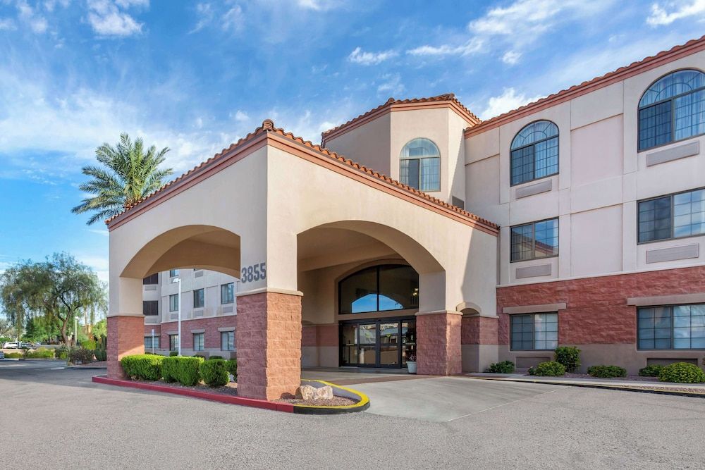 undefined Hilton Vacation Club Varsity Club Tucson 4