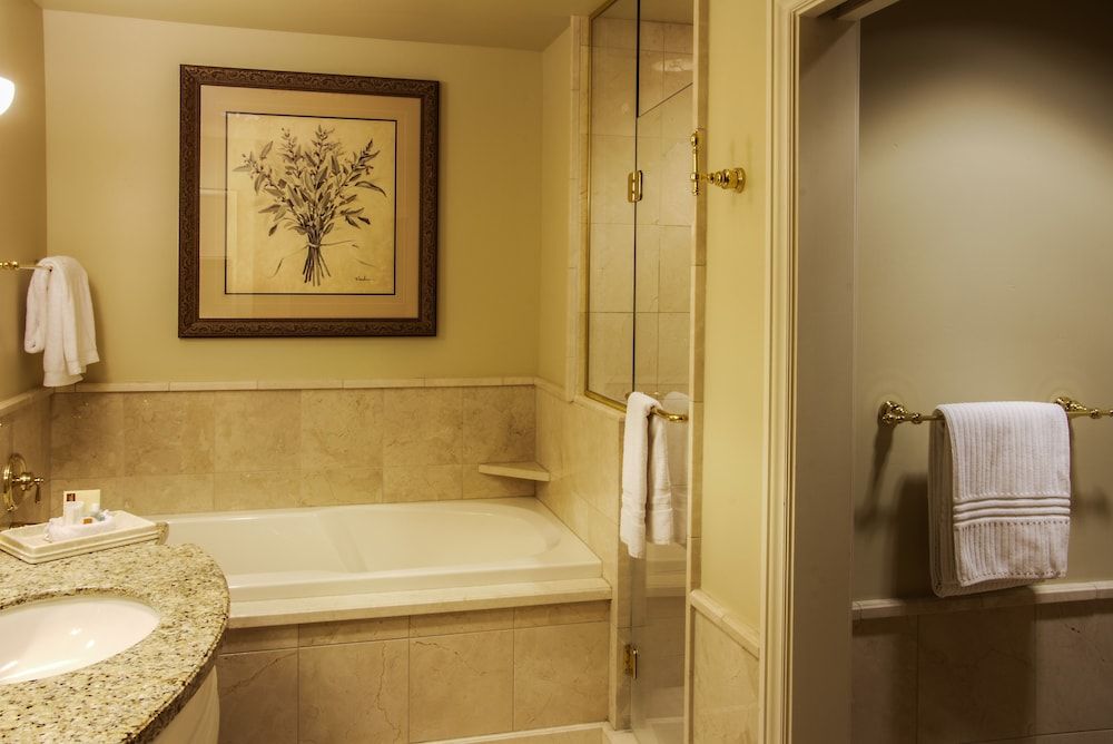 Carlton Hotel Vintage Deluxe, King 4