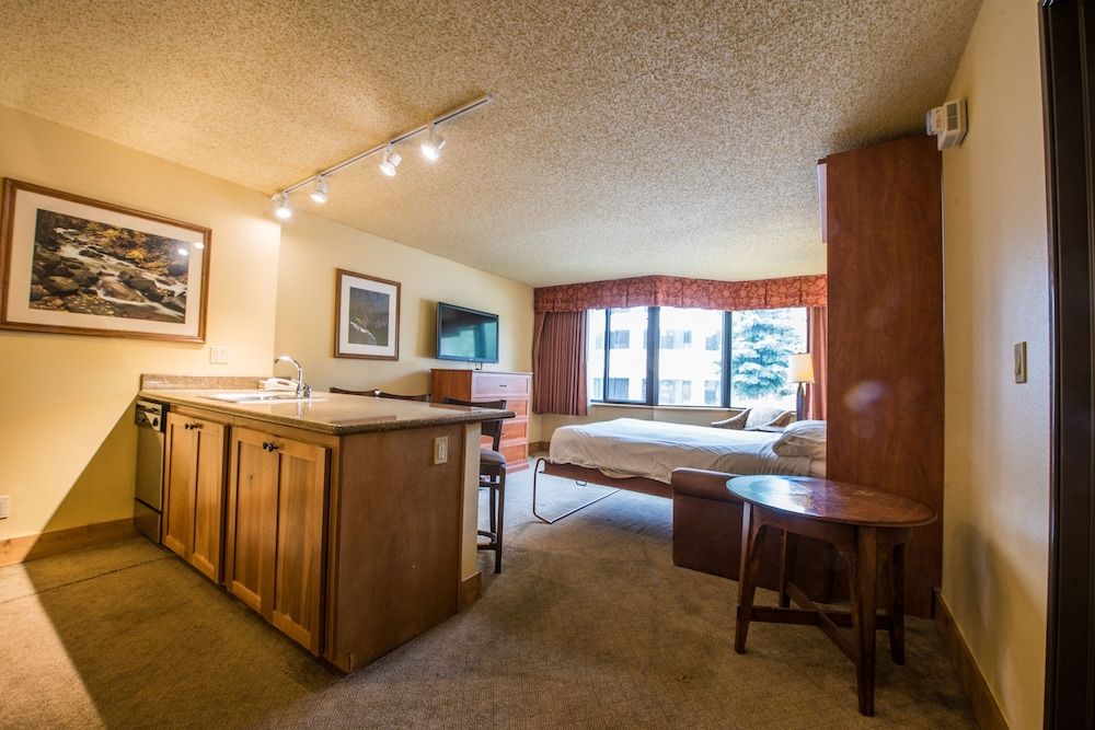 Grand Lodge Crested Butte Suite, Multiple Beds (Whetstone, 2 Queen) 2