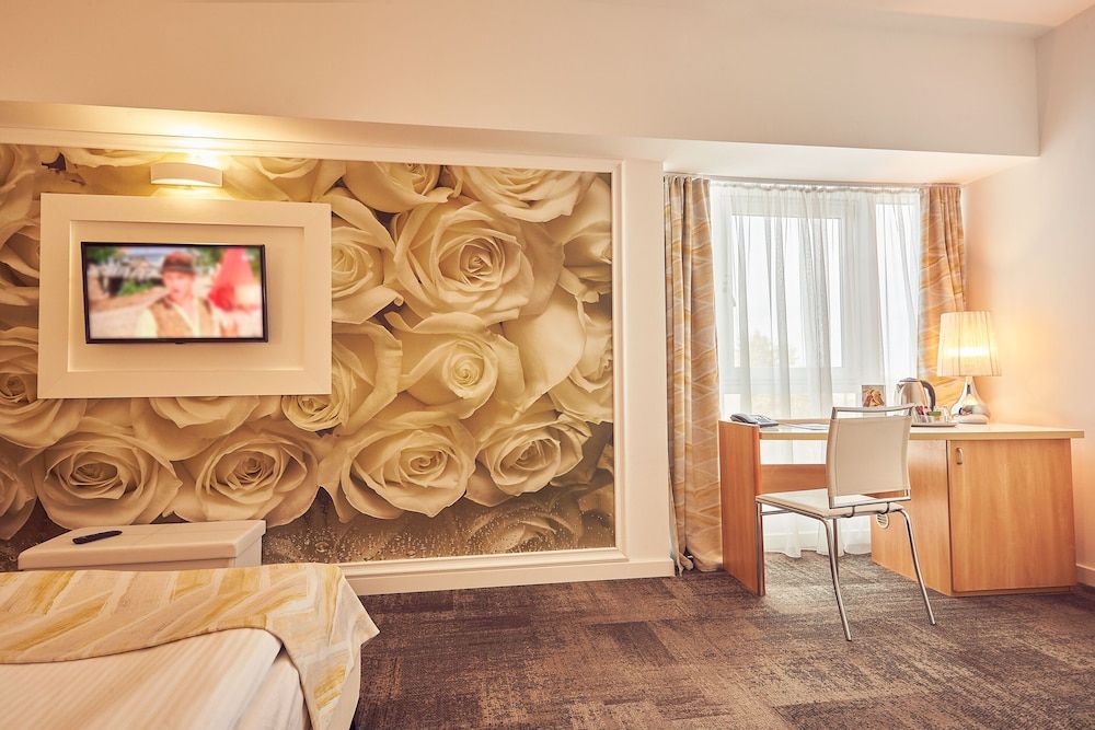 Continental Forum Constanta Standard Family Room with sofabed 5