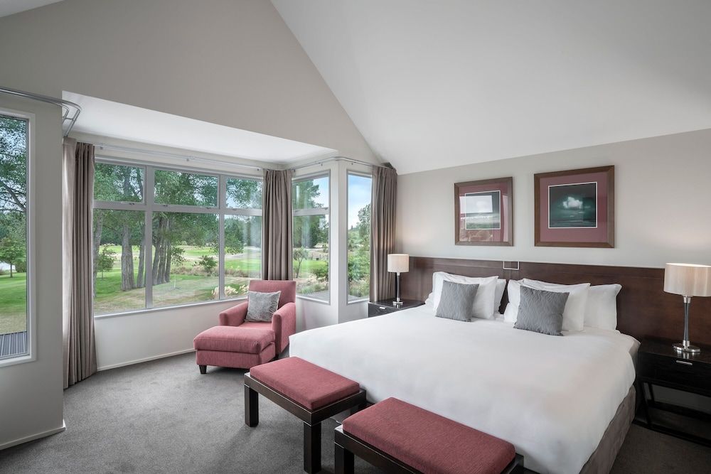 Suite, Garden View