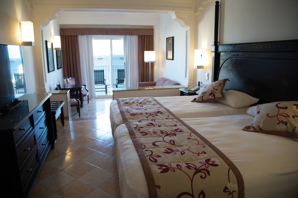 Junior Suite, Connecting Rooms, Ocean View (B2C-CA)