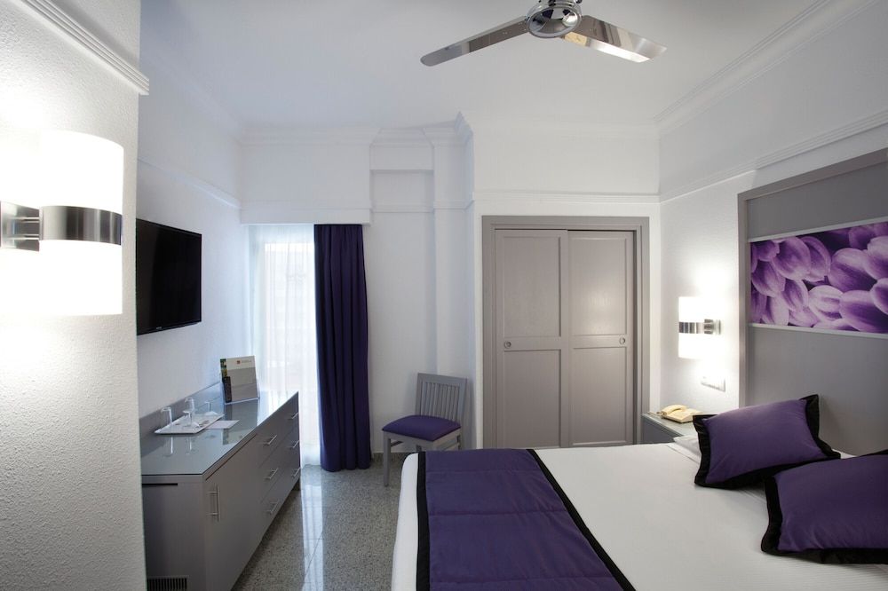 Single Room, Balcony