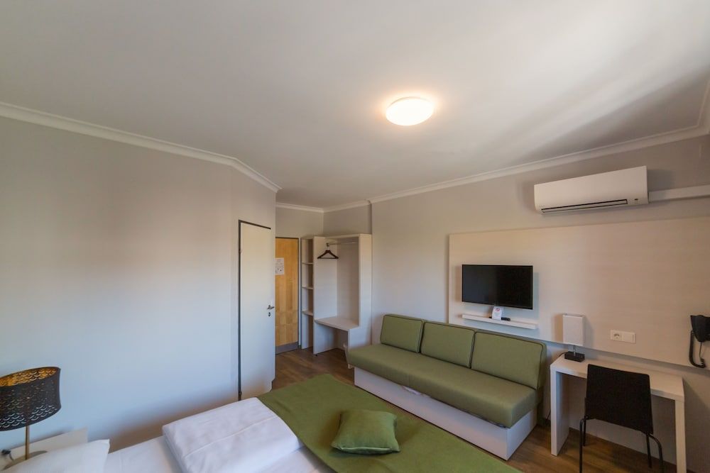 Arion Hotel Vienna Airport Quadruple Room 6