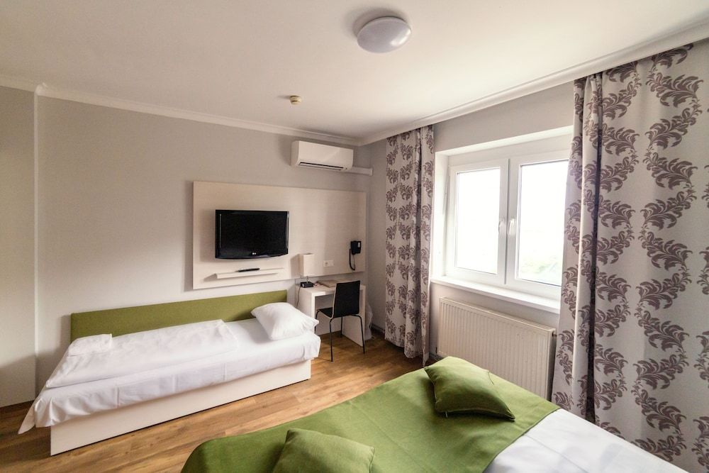 Arion Hotel Vienna Airport Triple Room 3