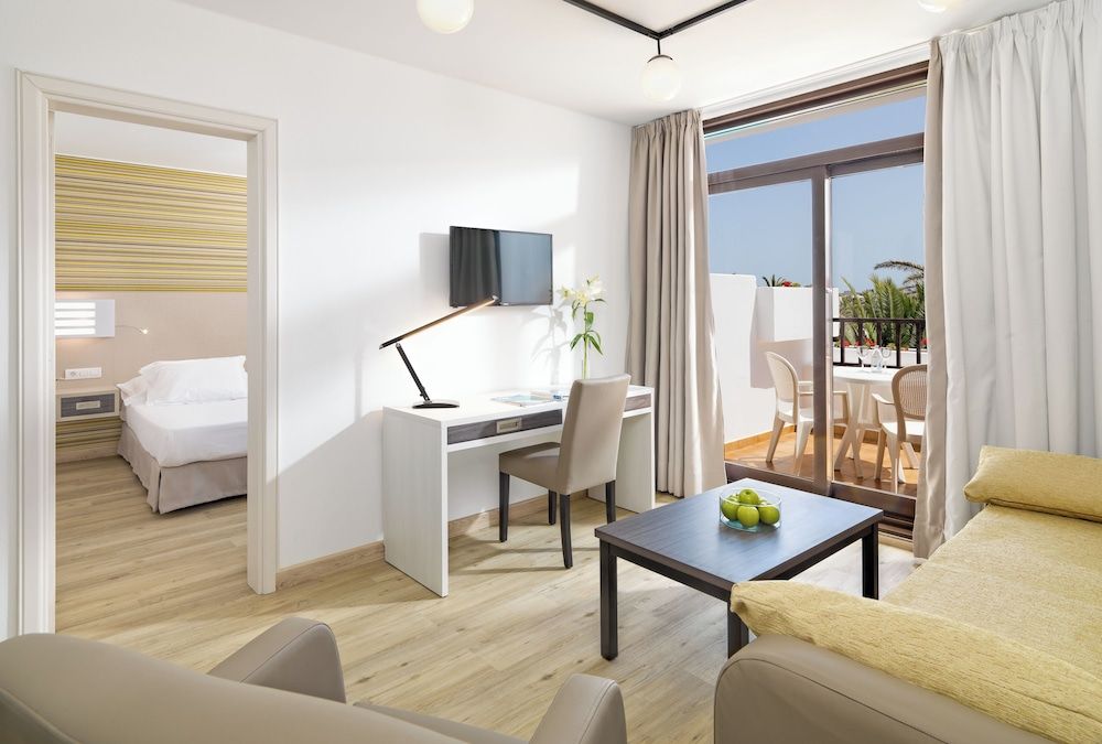 Family Suite, Pool View (NR)