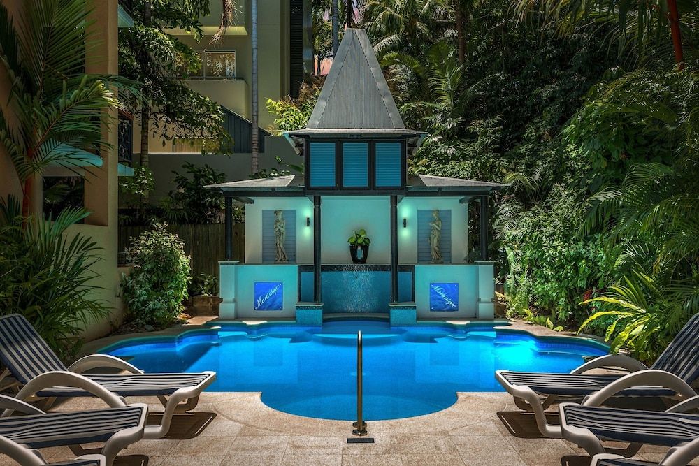 undefined Martinique on Macrossan 4