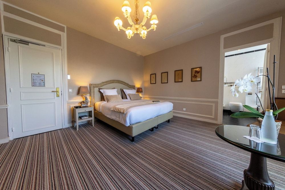 Privilege Room