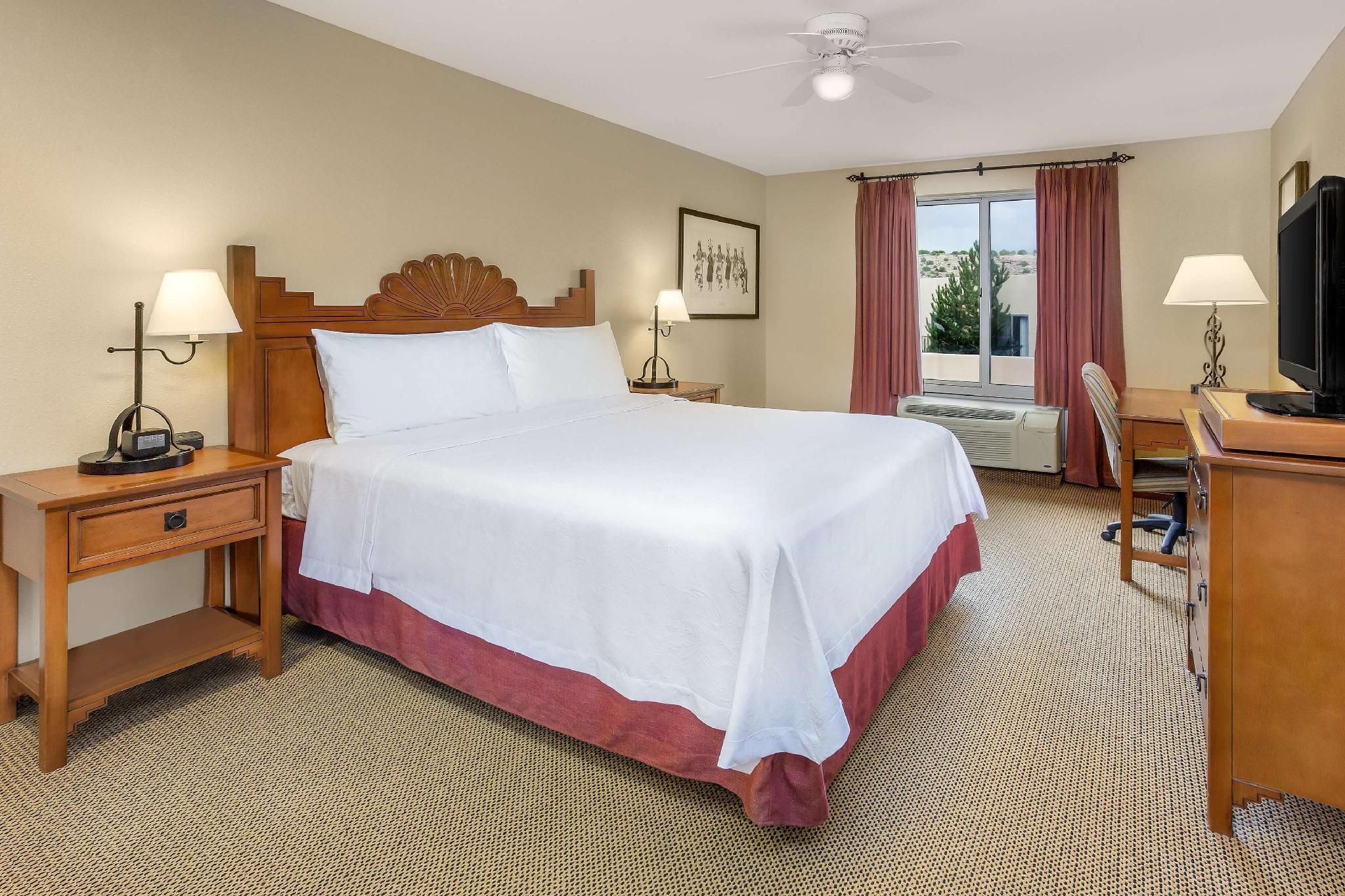 1 KING MOBILITY ACCESSIBLE BATHTUB SUITE NSMK