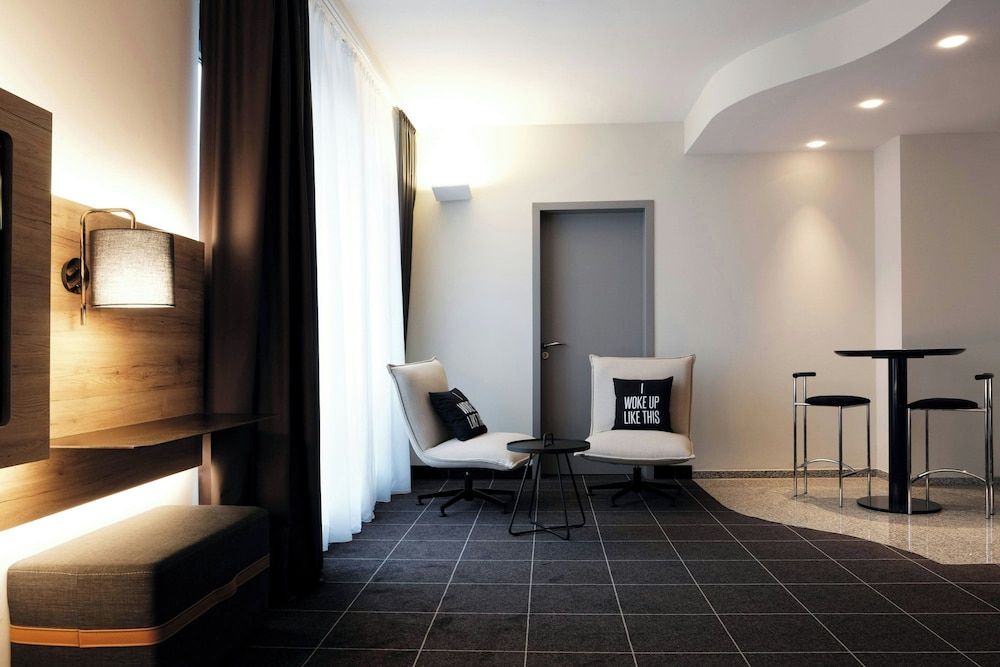 FOUR Ratingen Dusseldorf Airport Room, 1 Queen Bed with Sofa bed, Non Smoking 11