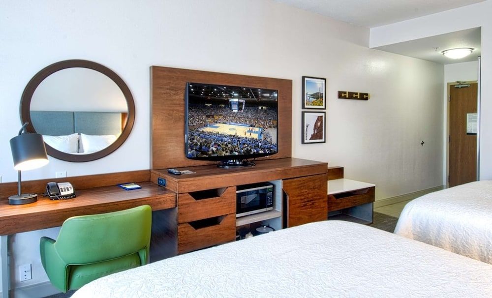 One King Bed, Non-Smoking