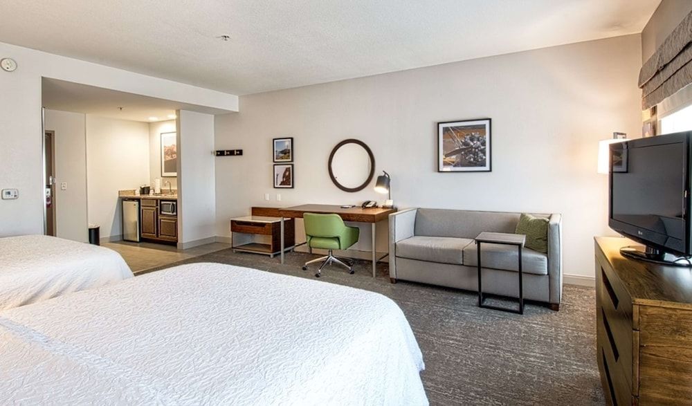 Studio, Two Queen Beds, Non-Smoking