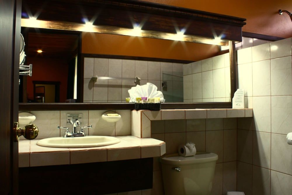 Volcano Lodge Hotel & Thermal Experience Superior Room, 2 Double Beds 13