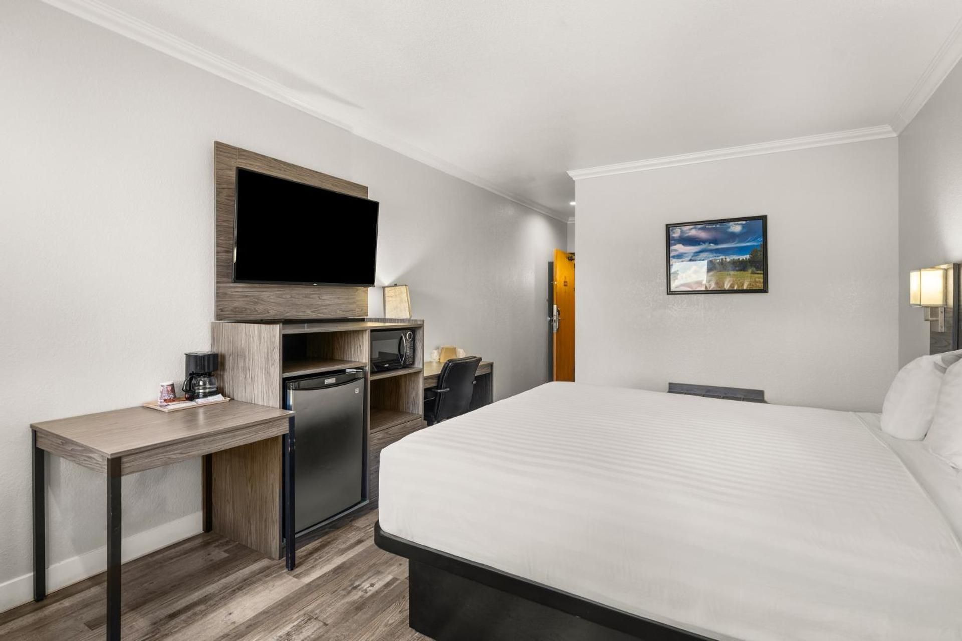 King Room - Non-Smoking