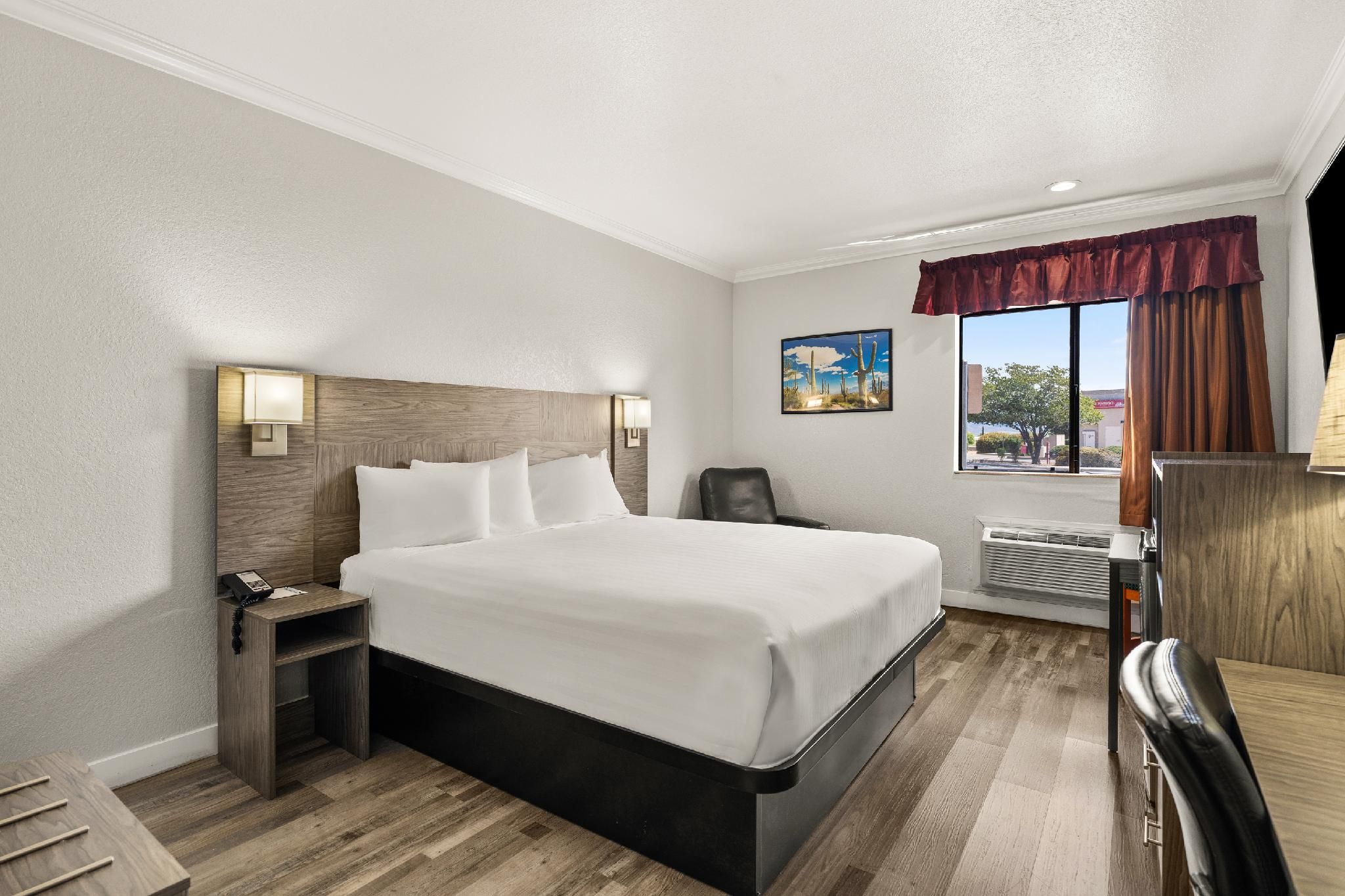 Americas Best Value Inn Prescott Valley 1 King Bed Non-Smoking