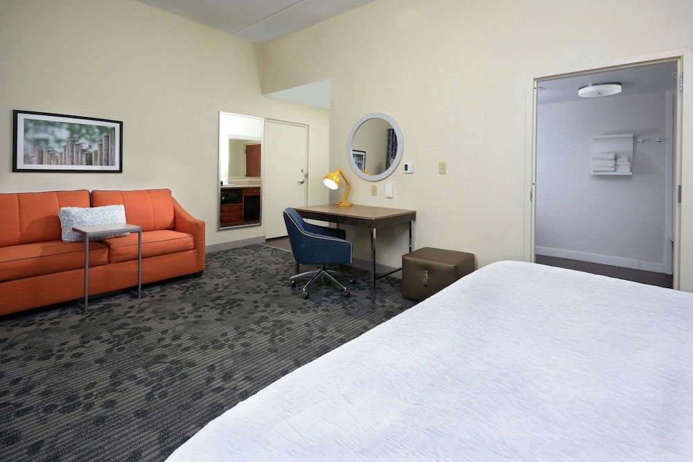 Suite, 1 King Bed, Accessible, Non Smoking (Mobility, Bathtub)