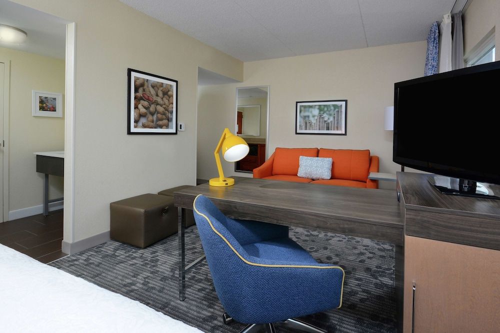 Suite, 1 King Bed, Non Smoking