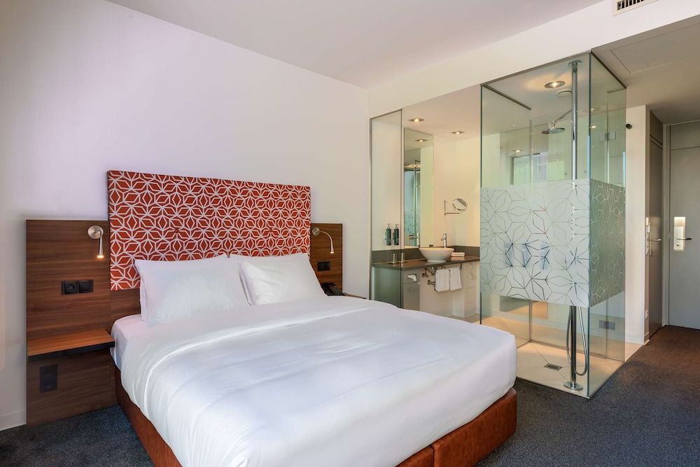 undefined DoubleTree by Hilton Frankfurt Niederrad 9