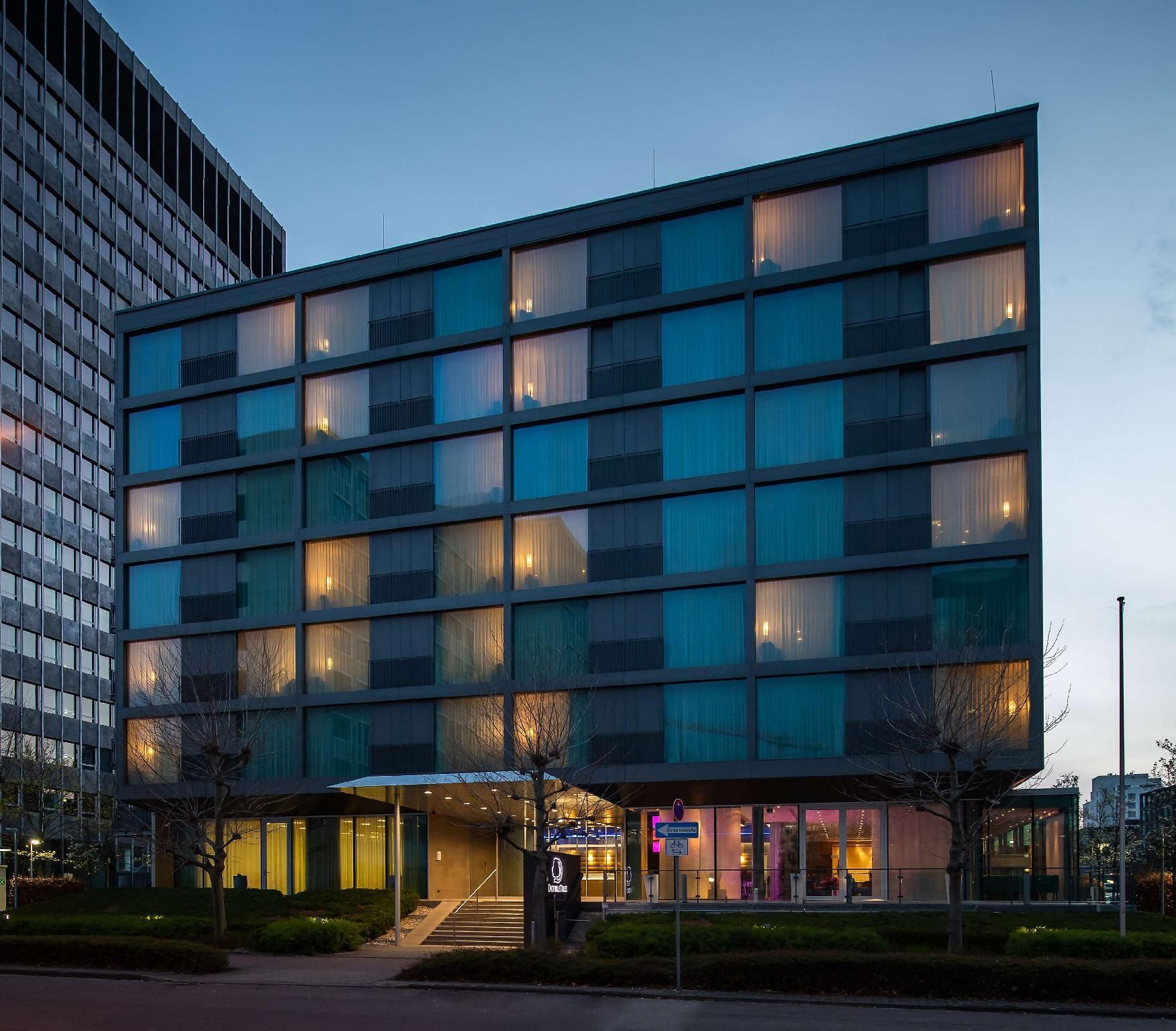 undefined DoubleTree by Hilton Frankfurt Niederrad 5