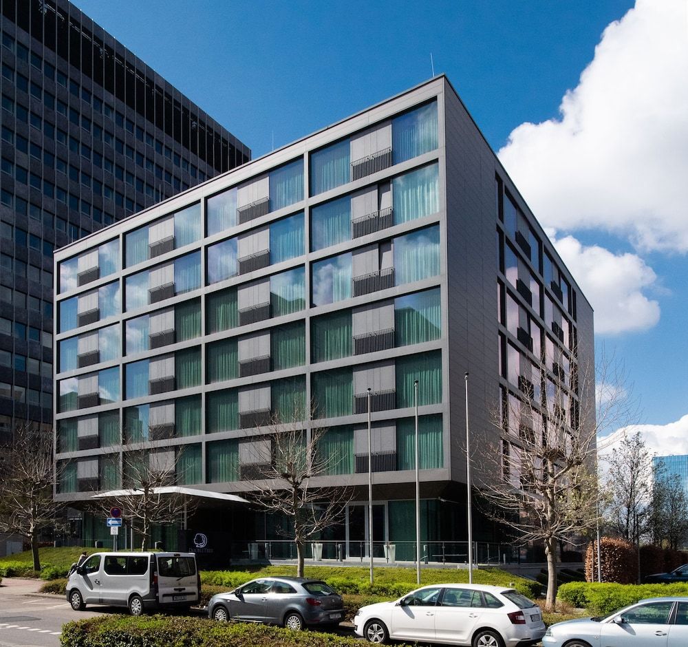 undefined DoubleTree by Hilton Frankfurt Niederrad 3